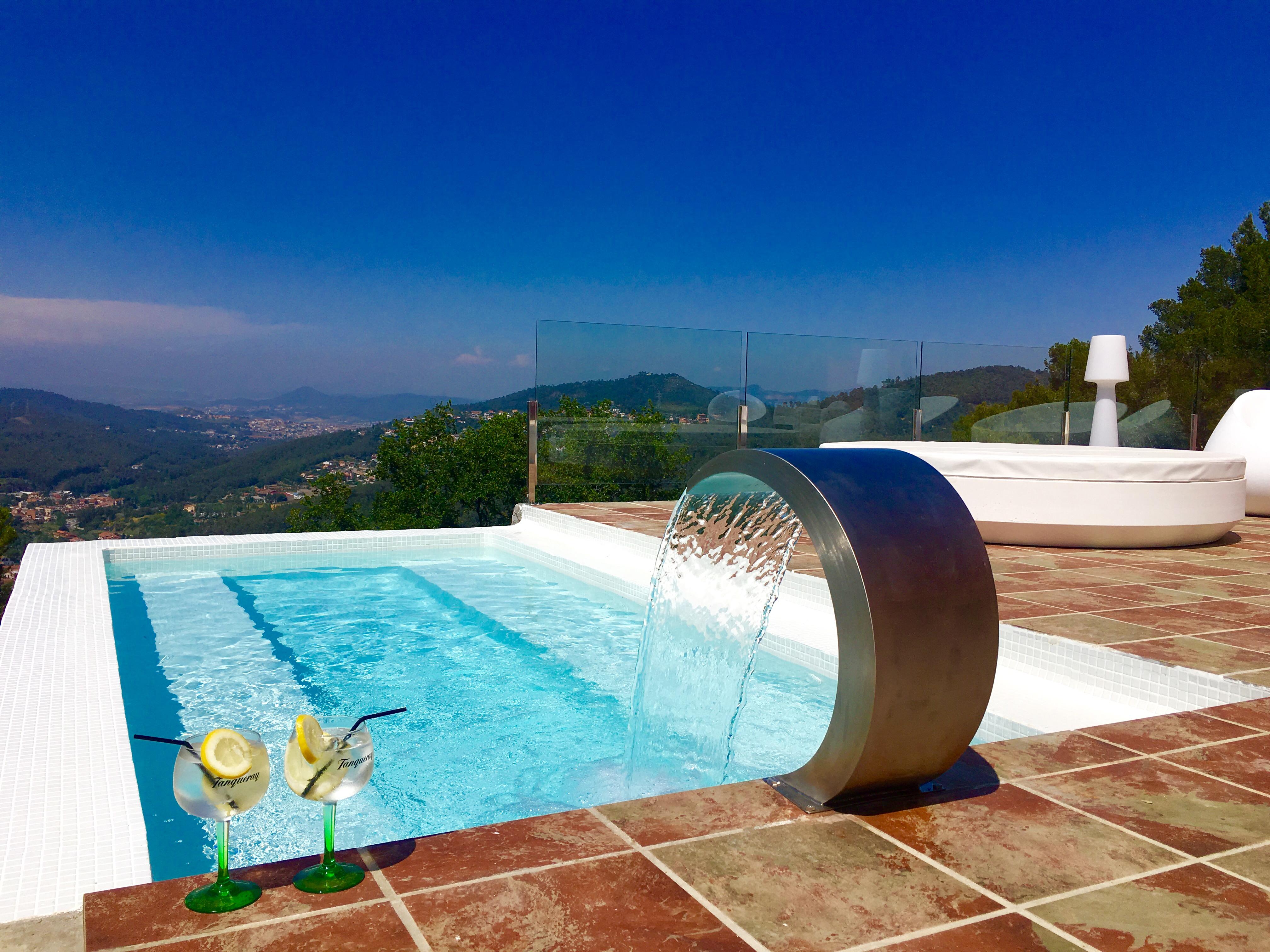 ホテル プティット ミラドール Torrelles De Llobregat エクステリア 写真